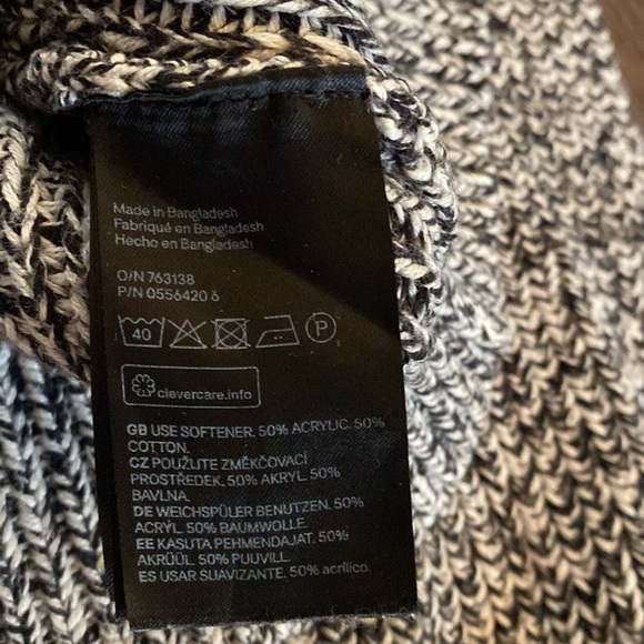 H&M | S | Salt and pepper neck sweater with exaggerated sleeves - Picture 3 of 3